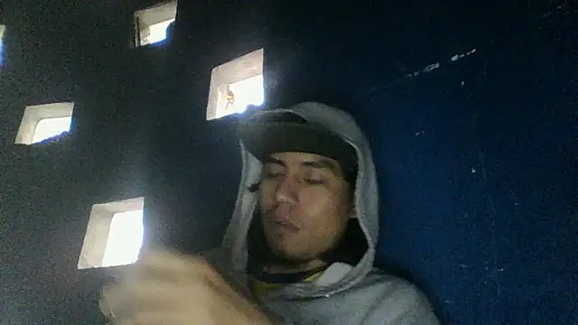 แชท XXX สดของ AlexAlejandro13