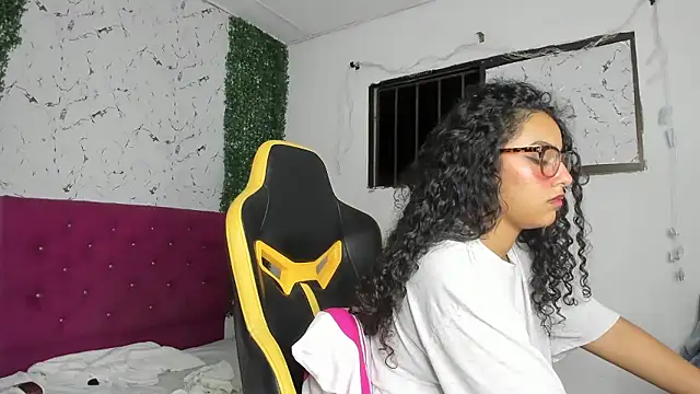 emily_stars1 élő XXX-chatje