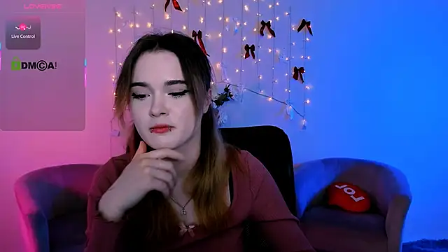 liana_kisses' Live XXX Chat