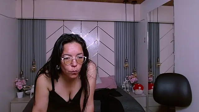 RubyThompson_ Live XXX Chat