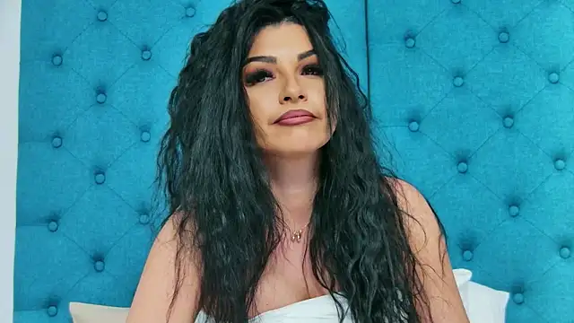 Chatroom XXX en direct de EmilyColle_