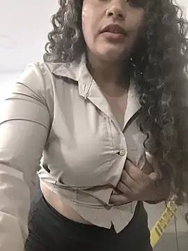 Chatroom XXX en direct de Yaya_watson