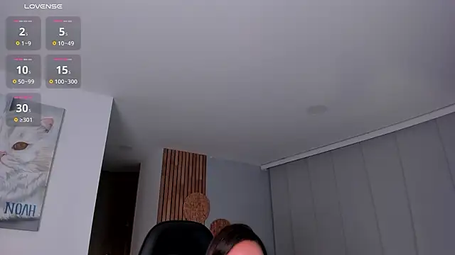 AnnieHallX live XXX chat