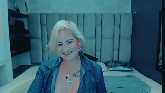 ScarletHoot_: απευθείας συνομιλία ΧΧΧ