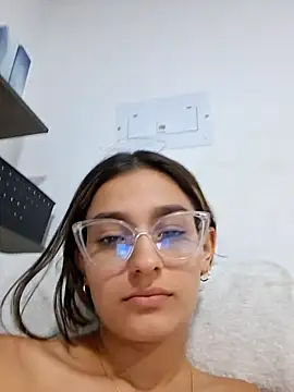 Ary-18n Live XXX chat