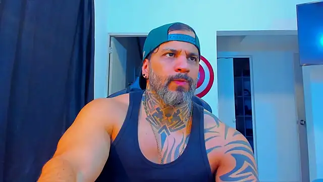 JoshRigby Chat XXX in diretta