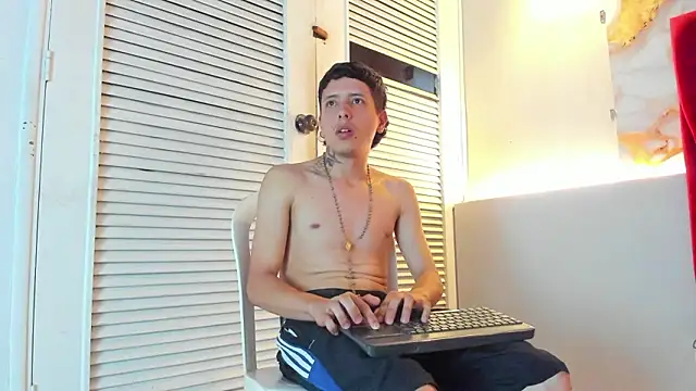 Czat XXX na żywo – ESTEBAN_2102