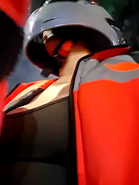 Robin_H00t_2 live XXX chat