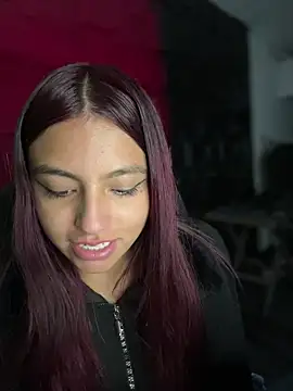 Emily-teen Live XXX-Chat