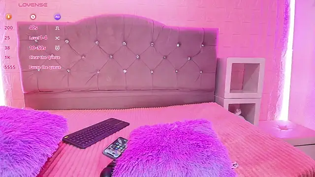 Show modela Abril_Slut na web-kameri