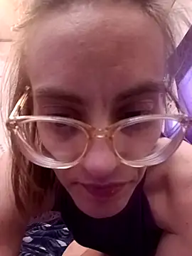 snowbird1117 Adlı Modelin Canlı XXX Sohbeti