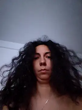 naughty69curls 现场XXX聊天