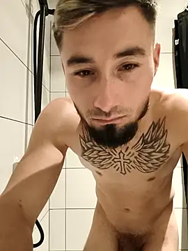 Negrila25 élő XXX-chatje