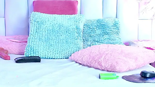 IrissBloom's Live XXX Chat