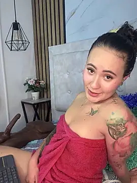 Honey_noir élő XXX-chatje