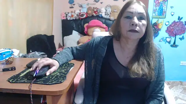 Chat +18 de milfeddy_ ao vivo