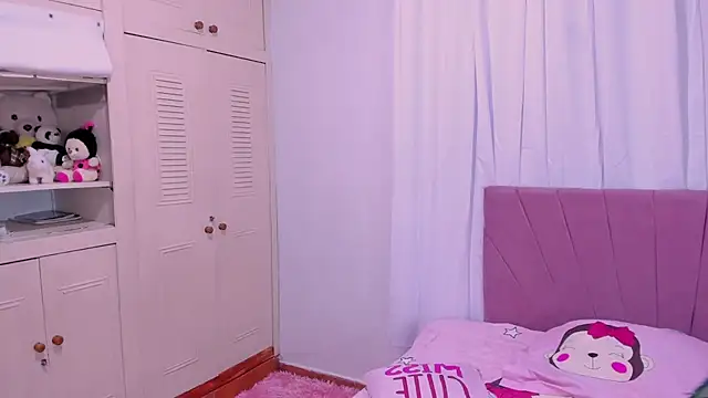 Chatroom XXX en direct de CinthiaCollins