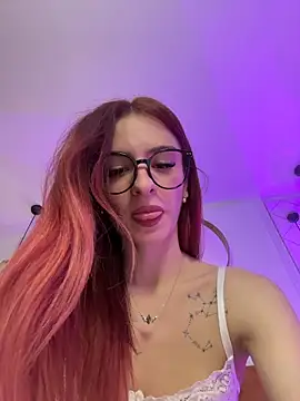 Chatroom XXX en direct de CassieFox_
