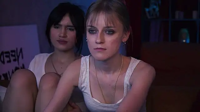 KiraMontoya: απευθείας συνομιλία ΧΧΧ