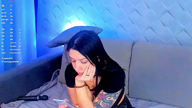 CrimsonBella: онлайн-секс-чат