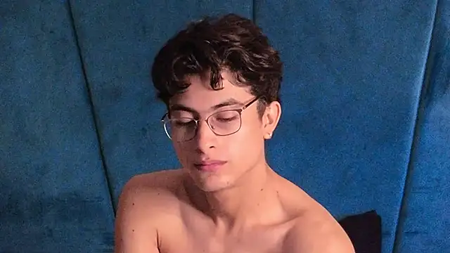 دردشة Aaron_Eze الجنسية المباشرة