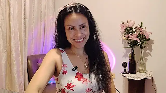 Bella_Exhibition: онлайн-секс-чат