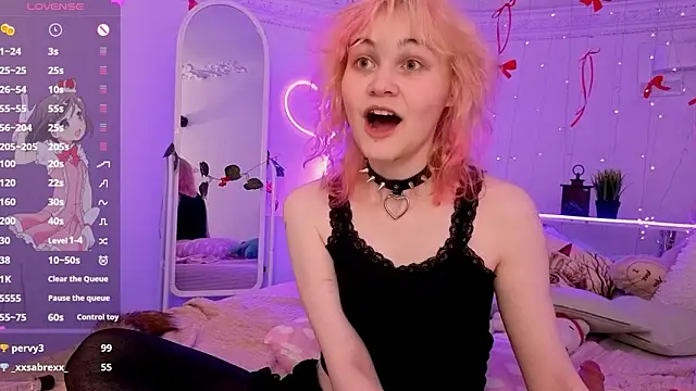 Awawrin live XXX chat