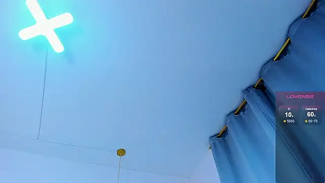 Онлайн чат XXX twink_royale18