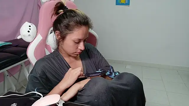 Chatroom XXX en direct de MommyMiaWs