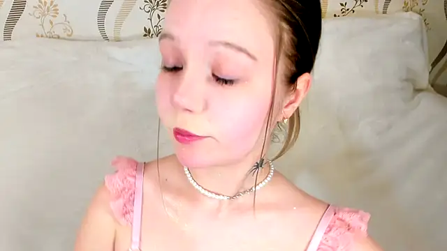 Chatroom XXX en direct de MelMooon