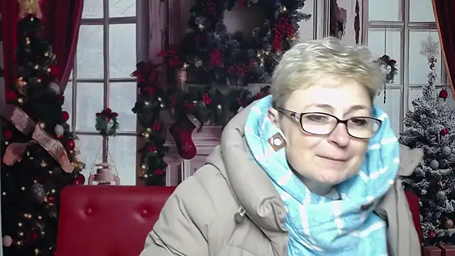 EmiliaGree Adlı Modelin Canlı XXX Sohbeti