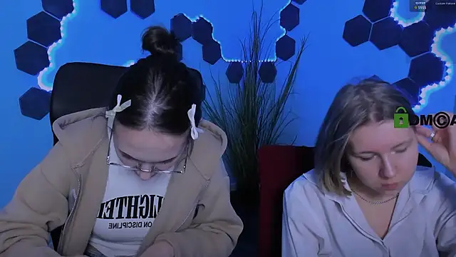 Chat +18 de mona_cloud ao vivo