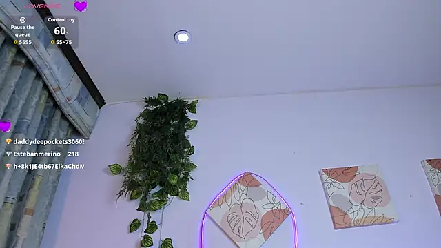 Quiinn_bx Adlı Modelin Canlı XXX Sohbeti