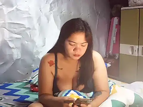 Chatroom XXX en direct de PreggyHotBigBoobs