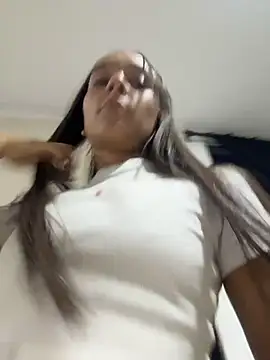 Brunettecollins05's Live XXX Chat