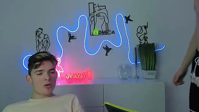 Chatroom XXX en direct de veldi_to