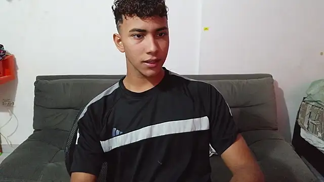 naugthy_boy88: онлайн-секс-чат