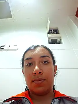 Chat +18 de Robin_H00t_2 ao vivo