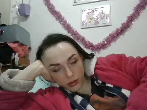 Trinsy_Love Adlı Modelin Canlı XXX Sohbeti