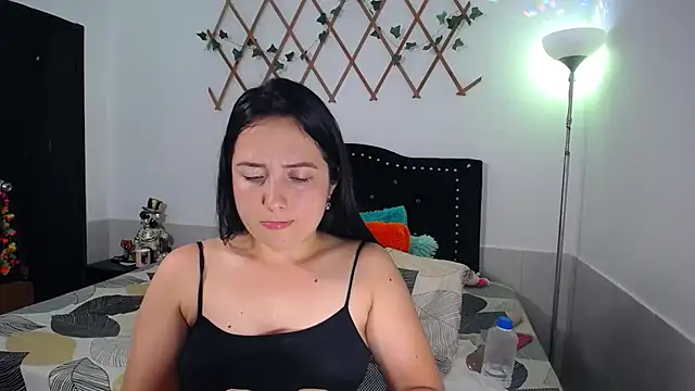 Онлайн чат XXX naughty_girl_4u