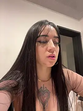 EmmyEvans1's Live XXX Chat