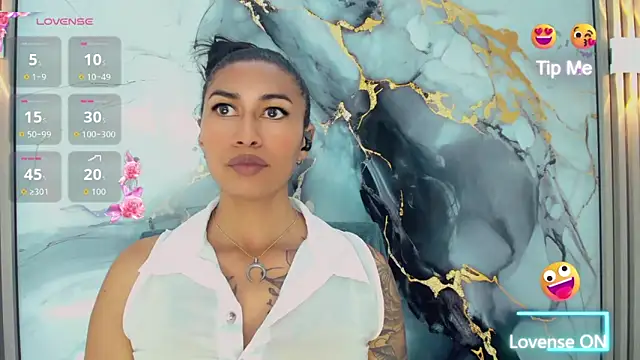 khiara_moretti's Live XXX Chat