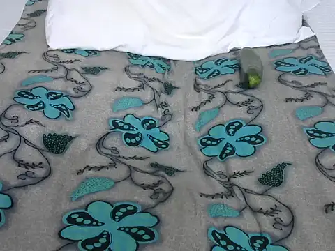 Sexxieshanty Adlı Modelin Canlı XXX Sohbeti