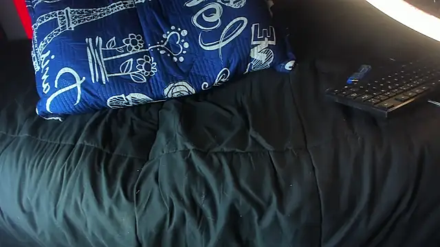 Travistanner_28's Live XXX Chat