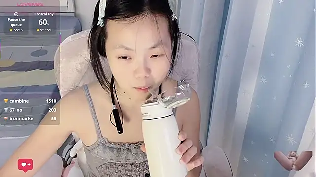 Lena-yyds: онлайн-секс-чат