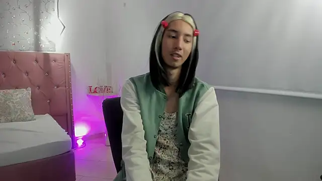 loverisu-coral Webcam Show