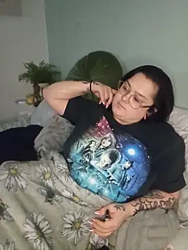 Chatroom XXX en direct de Saucy-Serenity