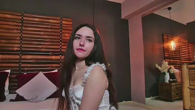 Chat +18 de LuisaFaye ao vivo