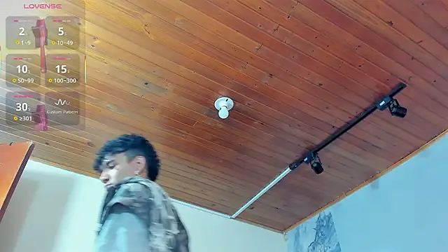 Hellish_centipede live XXX chat