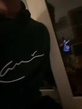 Živý XXX chat InkedGuy1